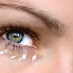 Как предотвратить старение области вокруг глаз?